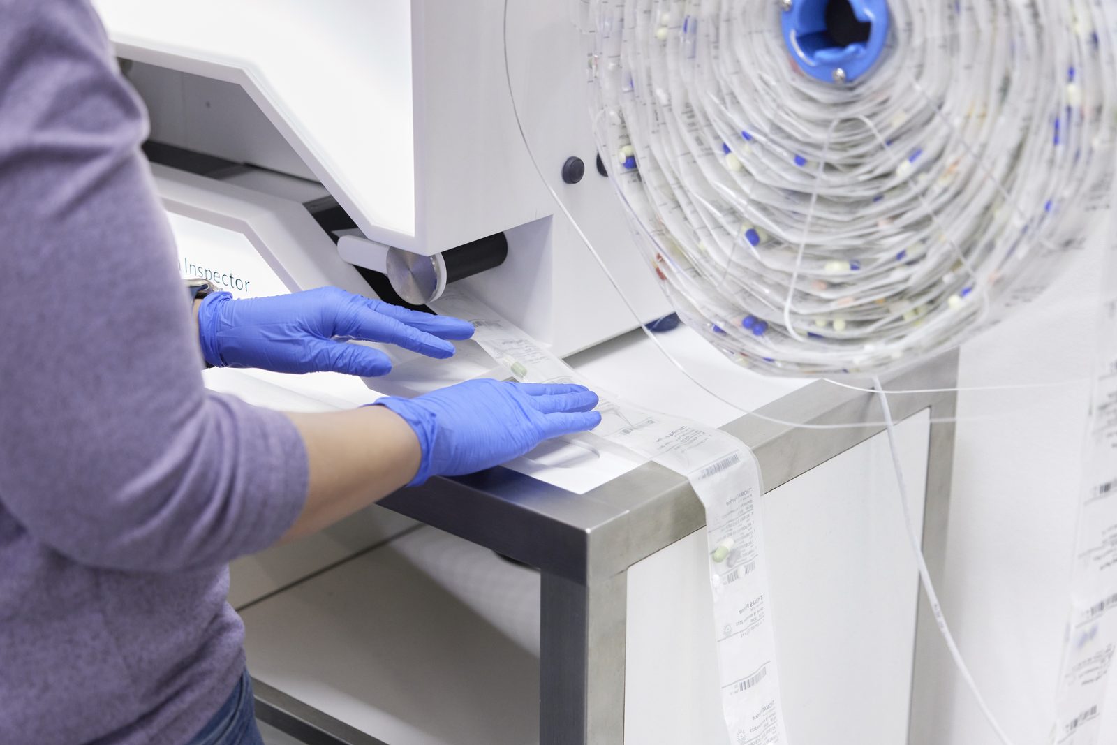 Préparation automatisée des doses à administrer en sachets